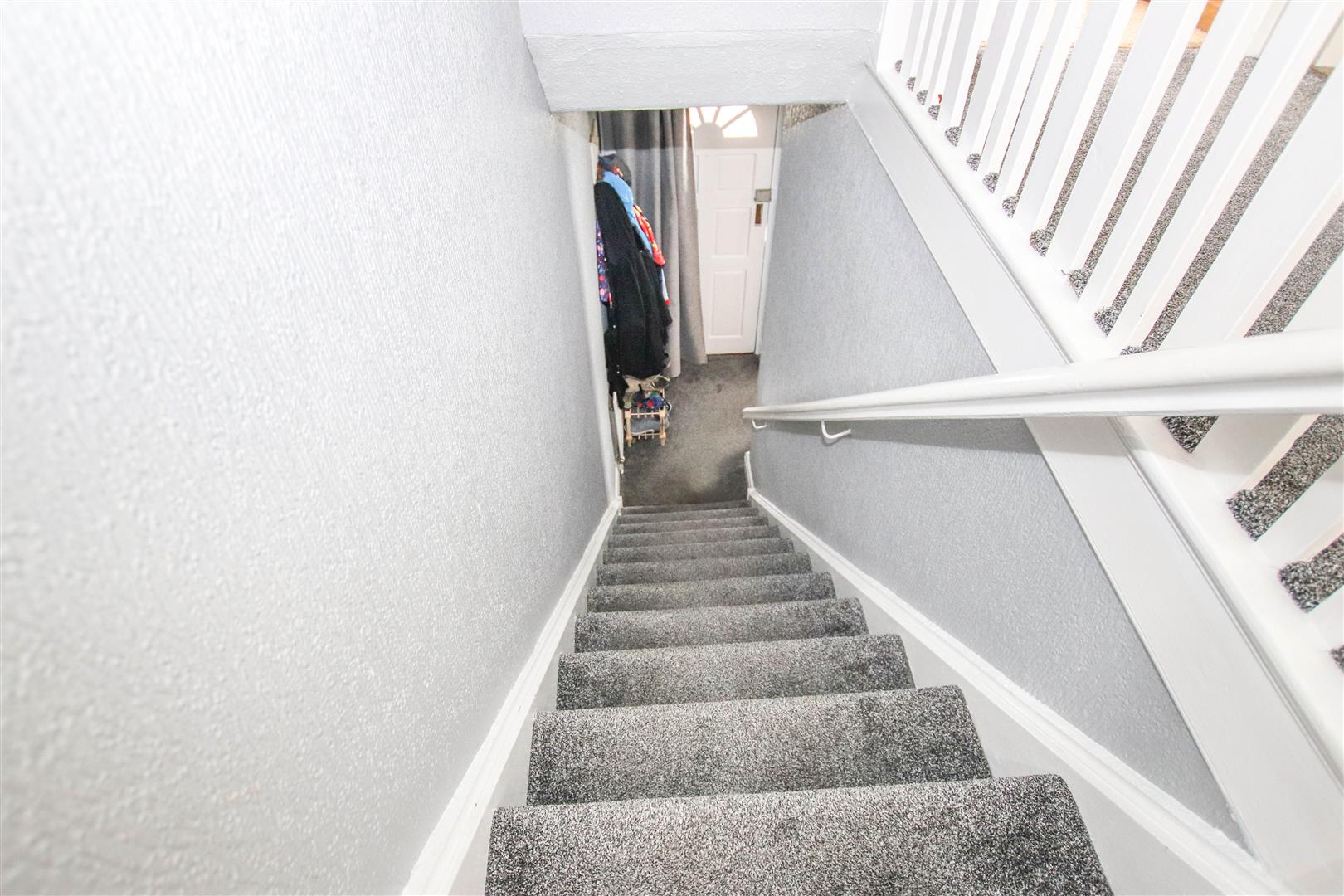 FIRST FLOOR LANDING